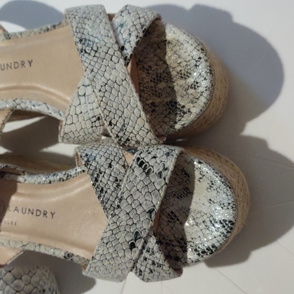 Chinese Laundry Snake Skin platform Sandals - Picture 6 of 9